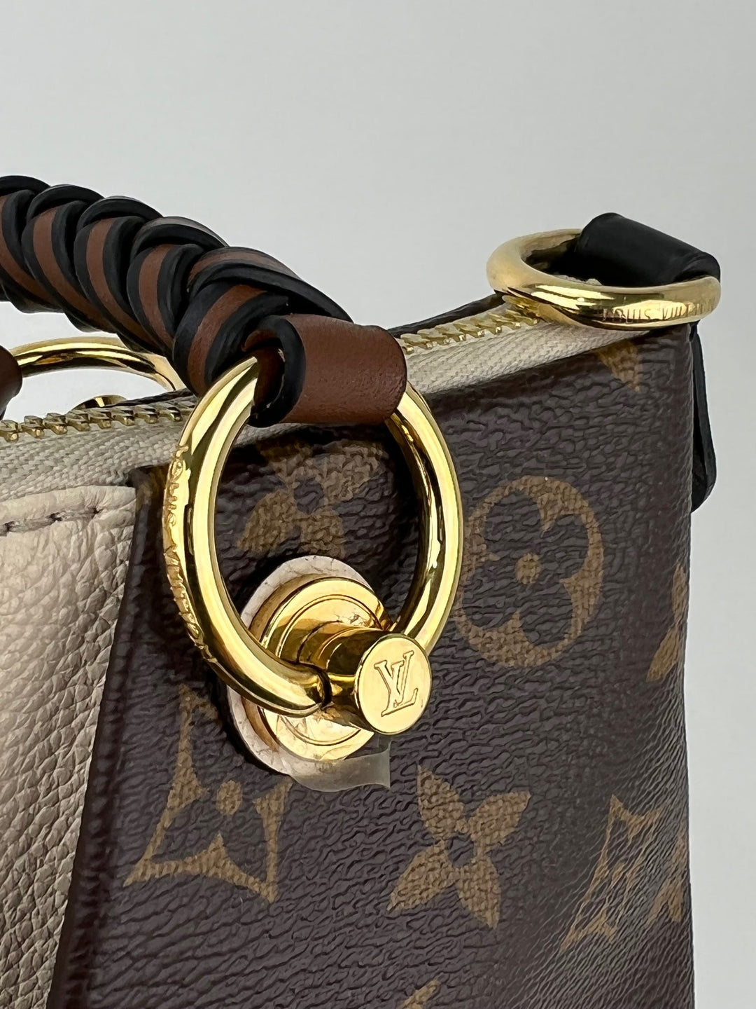 Louis Vuitton Monogram Braided V Tote MM white leather bag – STORE 7994