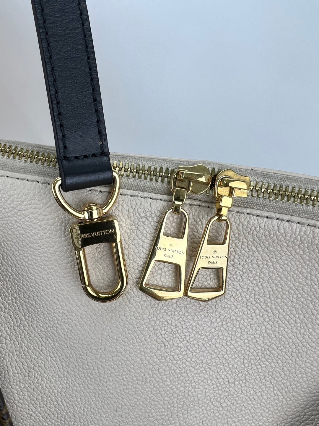 Louis Vuitton Monogram Braided V Tote MM white leather bag – STORE 7994