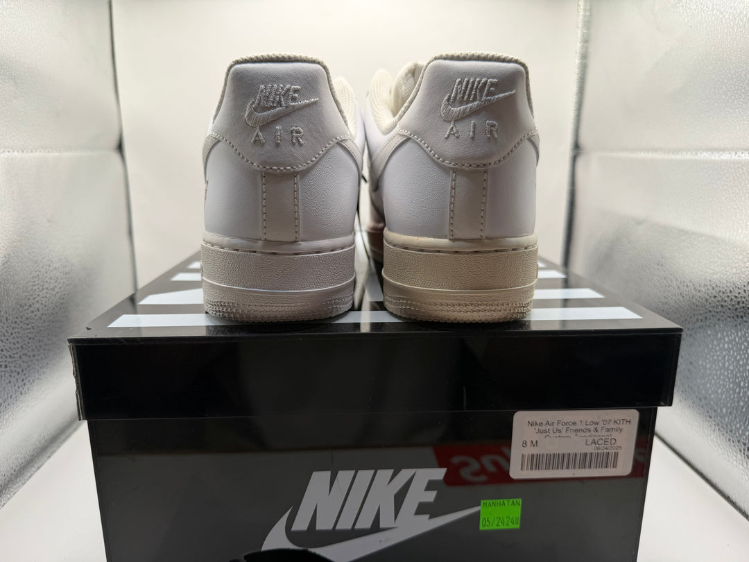 Nike Air Force 1 Low &