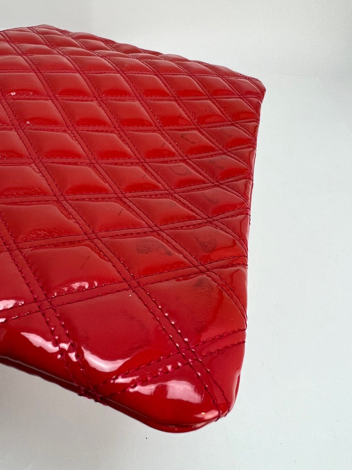 Chanel Medium dark pink patent quilted cosmetic case – STORE 7994