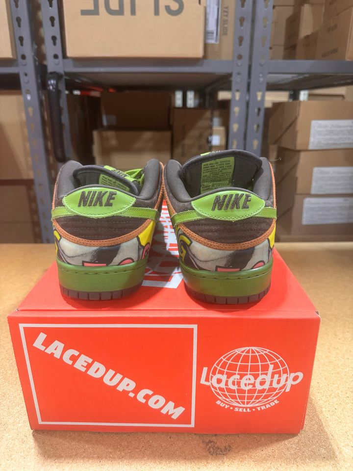 PRE OWNED Nike SB Dunk Low De La Soul (2015)