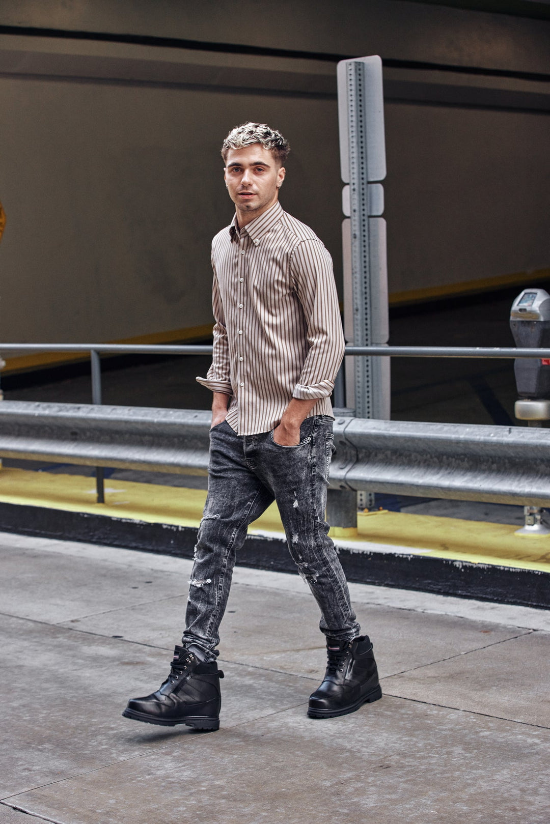 CALDEN Black 5.2" Taller Men&