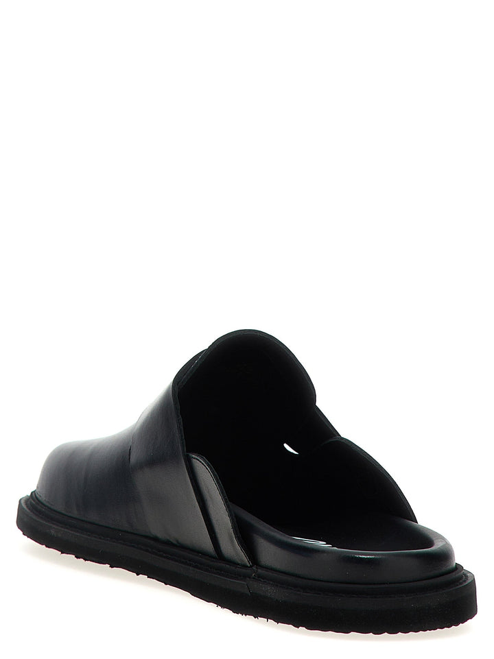 Moschino &