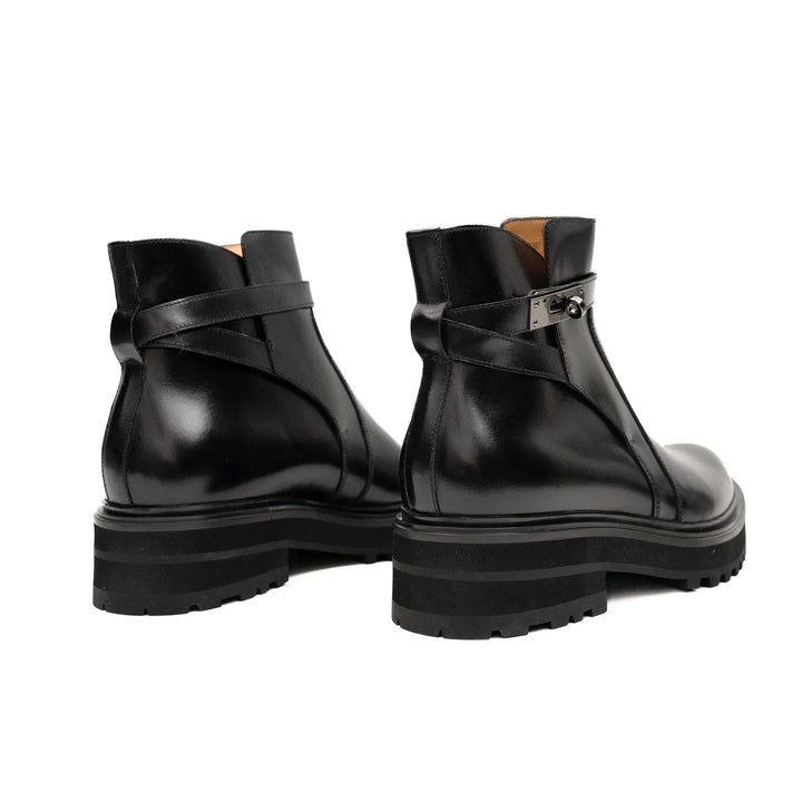 DV DIVINCH men’s shoes, handcrafted leather shoes, calfskin footwear, men’s designer shoes, leather dress shoes, brogue shoes, Derby shoes, Oxford shoes, monk strap shoes, Chelsea boots, lug sole footwear