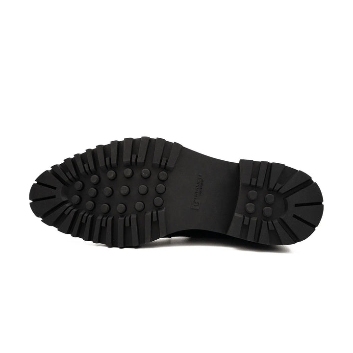DV DIVINCH men’s shoes, handcrafted leather shoes, calfskin footwear, men’s designer shoes, leather dress shoes, brogue shoes, Derby shoes, Oxford shoes, monk strap shoes, Chelsea boots, lug sole footwear