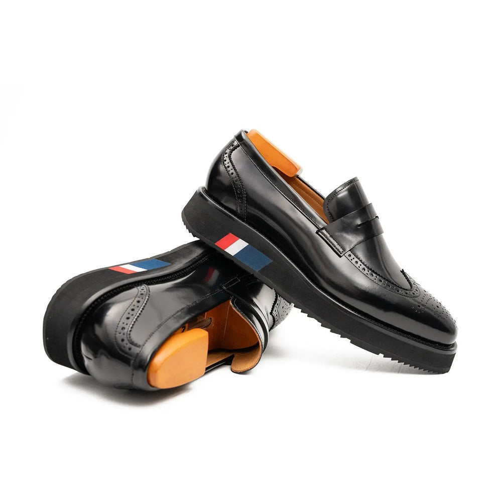 DV DIVINCH men’s shoes, handcrafted leather shoes, calfskin footwear, men’s designer shoes, leather dress shoes, brogue shoes, Derby shoes, Oxford shoes, monk strap shoes, Chelsea boots, lug sole footwear