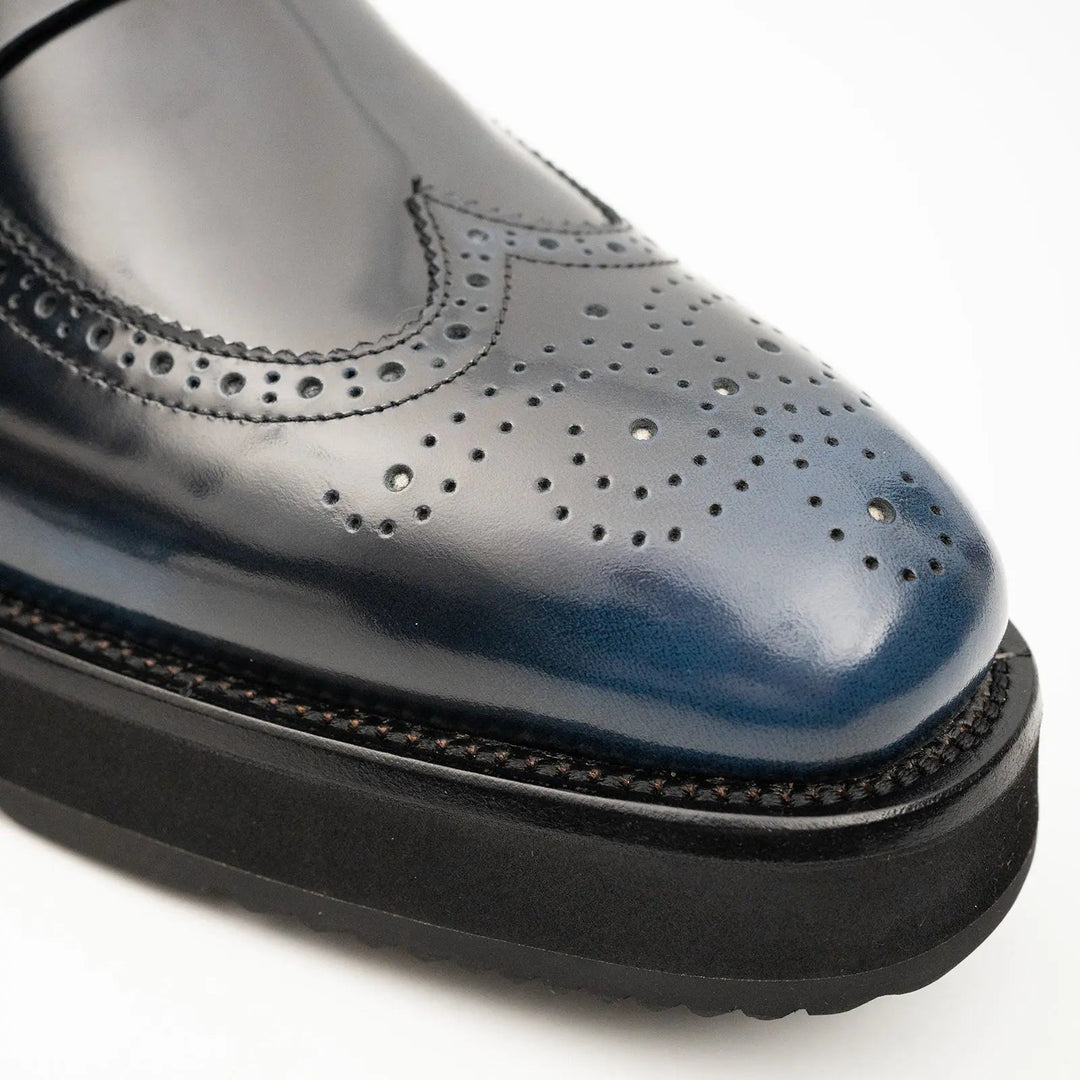 DV DIVINCH men’s shoes, handcrafted leather shoes, calfskin footwear, men’s designer shoes, leather dress shoes, brogue shoes, Derby shoes, Oxford shoes, monk strap shoes, Chelsea boots, lug sole footwear