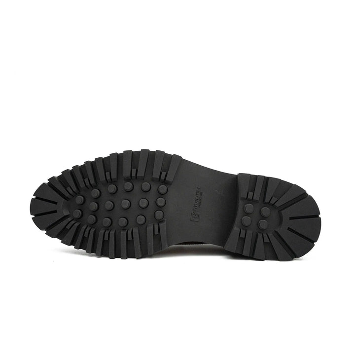 DV DIVINCH men’s shoes, handcrafted leather shoes, calfskin footwear, men’s designer shoes, leather dress shoes, brogue shoes, Derby shoes, Oxford shoes, monk strap shoes, Chelsea boots, lug sole footwear
