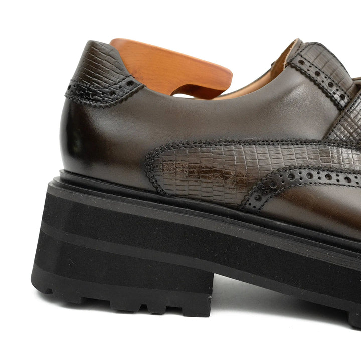 DV DIVINCH men’s shoes, handcrafted leather shoes, calfskin footwear, men’s designer shoes, leather dress shoes, brogue shoes, Derby shoes, Oxford shoes, monk strap shoes, Chelsea boots, lug sole footwear