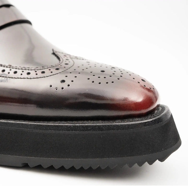 DV DIVINCH men’s shoes, handcrafted leather shoes, calfskin footwear, men’s designer shoes, leather dress shoes, brogue shoes, Derby shoes, Oxford shoes, monk strap shoes, Chelsea boots, lug sole footwear