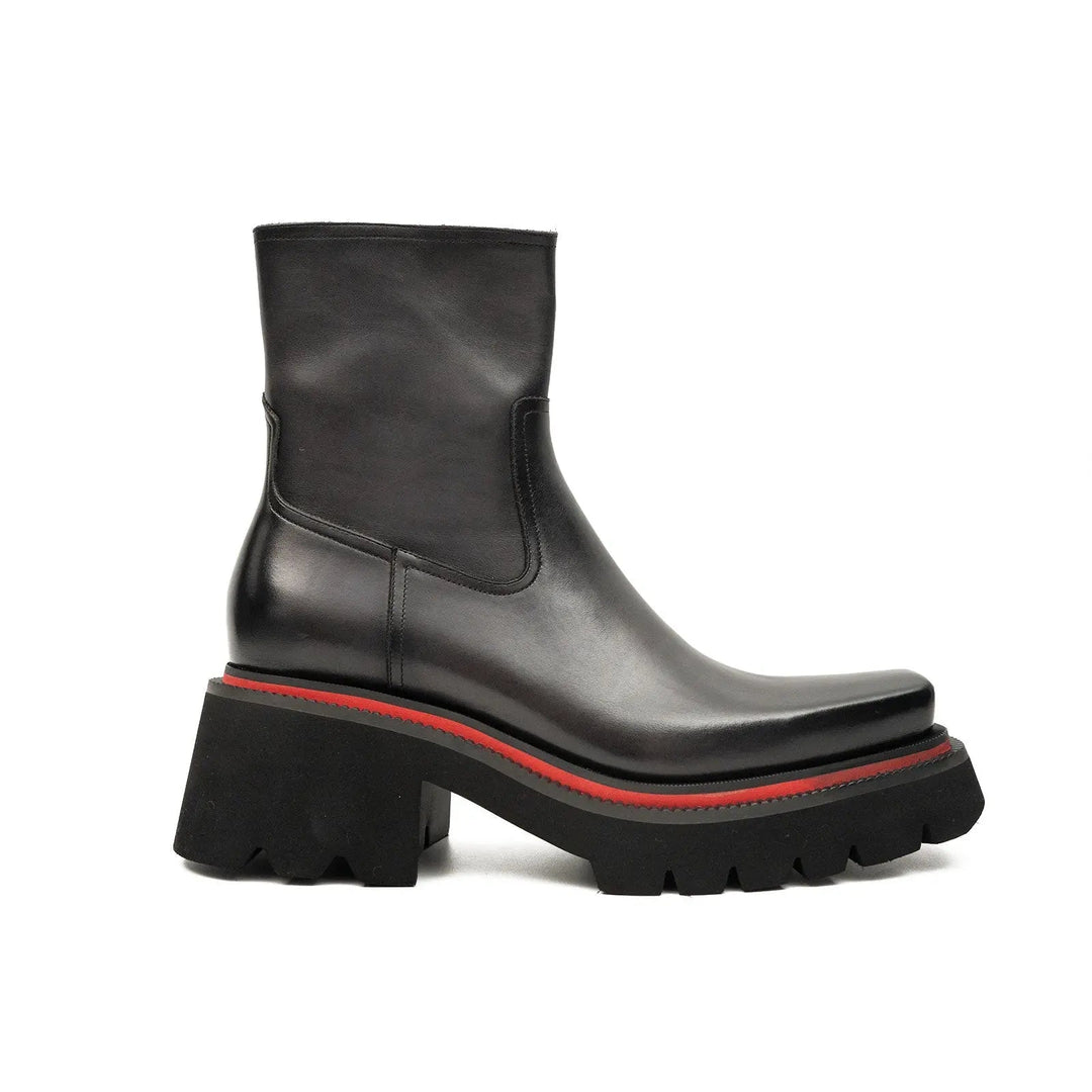 DV DIVINCH men’s shoes, handcrafted leather shoes, calfskin footwear, men’s designer shoes, leather dress shoes, brogue shoes, Derby shoes, Oxford shoes, monk strap shoes, Chelsea boots, lug sole footwear