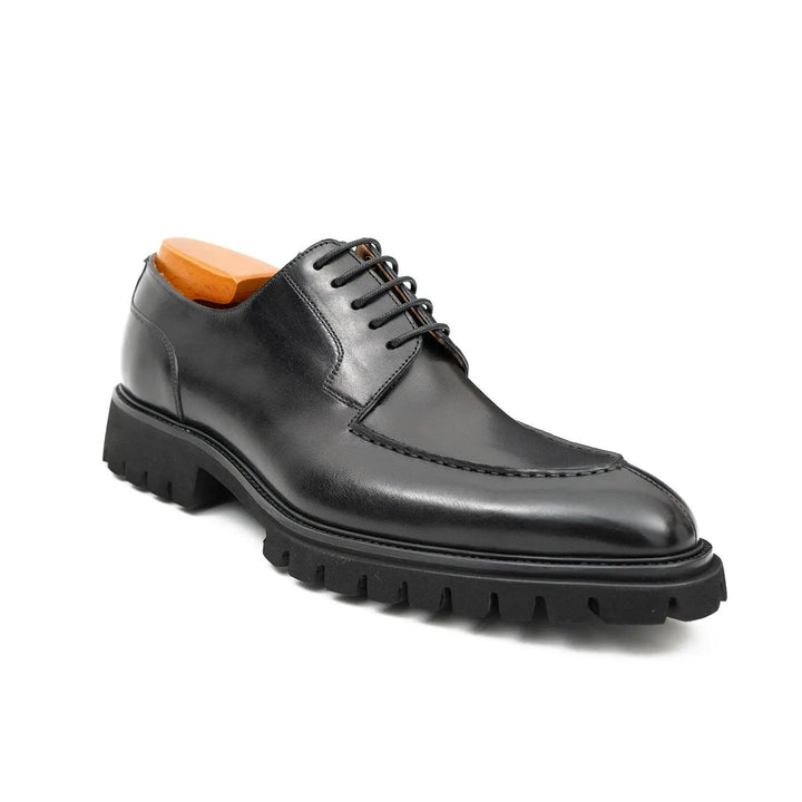 DV DIVINCH men’s shoes, handcrafted leather shoes, calfskin footwear, men’s designer shoes, leather dress shoes, brogue shoes, Derby shoes, Oxford shoes, monk strap shoes, Chelsea boots, lug sole footwear