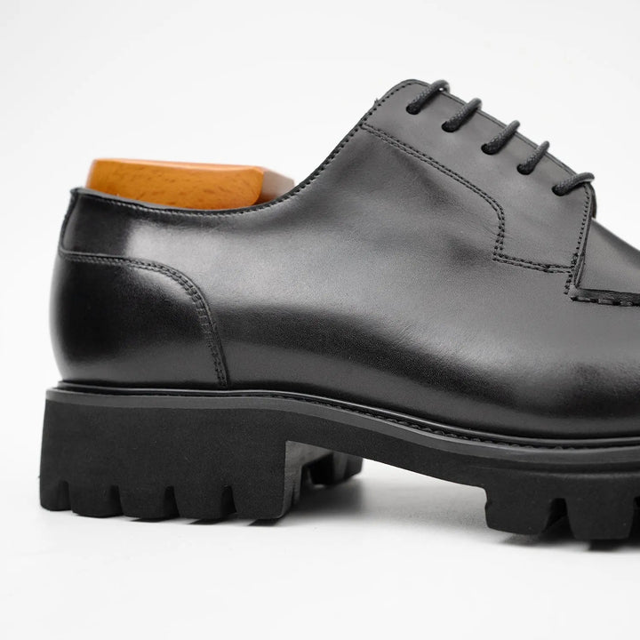 DV DIVINCH men’s shoes, handcrafted leather shoes, calfskin footwear, men’s designer shoes, leather dress shoes, brogue shoes, Derby shoes, Oxford shoes, monk strap shoes, Chelsea boots, lug sole footwear