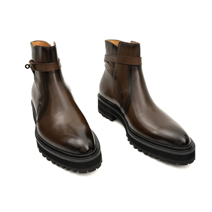 DV DIVINCH men’s shoes, handcrafted leather shoes, calfskin footwear, men’s designer shoes, leather dress shoes, brogue shoes, Derby shoes, Oxford shoes, monk strap shoes, Chelsea boots, lug sole footwear