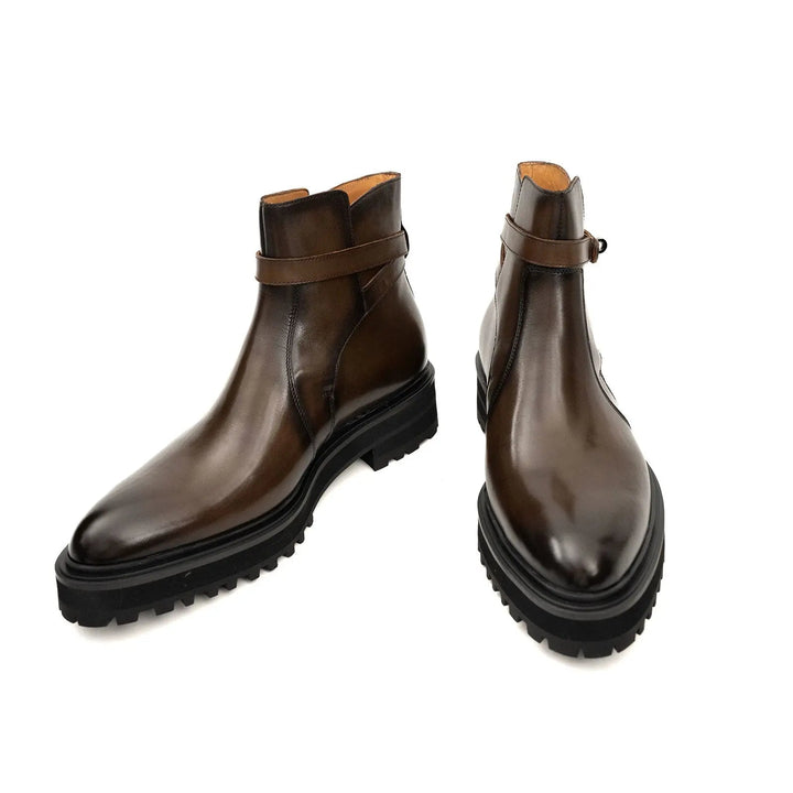 DV DIVINCH men’s shoes, handcrafted leather shoes, calfskin footwear, men’s designer shoes, leather dress shoes, brogue shoes, Derby shoes, Oxford shoes, monk strap shoes, Chelsea boots, lug sole footwear