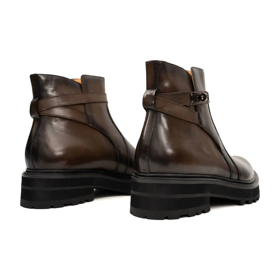 DV DIVINCH men’s shoes, handcrafted leather shoes, calfskin footwear, men’s designer shoes, leather dress shoes, brogue shoes, Derby shoes, Oxford shoes, monk strap shoes, Chelsea boots, lug sole footwear