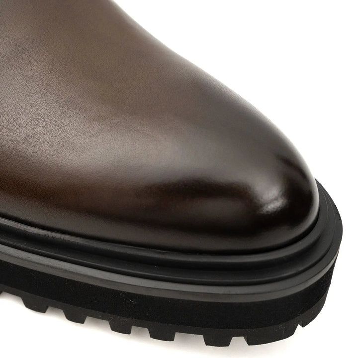 DV DIVINCH men’s shoes, handcrafted leather shoes, calfskin footwear, men’s designer shoes, leather dress shoes, brogue shoes, Derby shoes, Oxford shoes, monk strap shoes, Chelsea boots, lug sole footwear