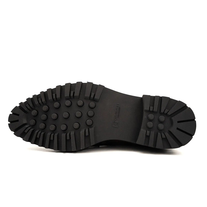 DV DIVINCH men’s shoes, handcrafted leather shoes, calfskin footwear, men’s designer shoes, leather dress shoes, brogue shoes, Derby shoes, Oxford shoes, monk strap shoes, Chelsea boots, lug sole footwear