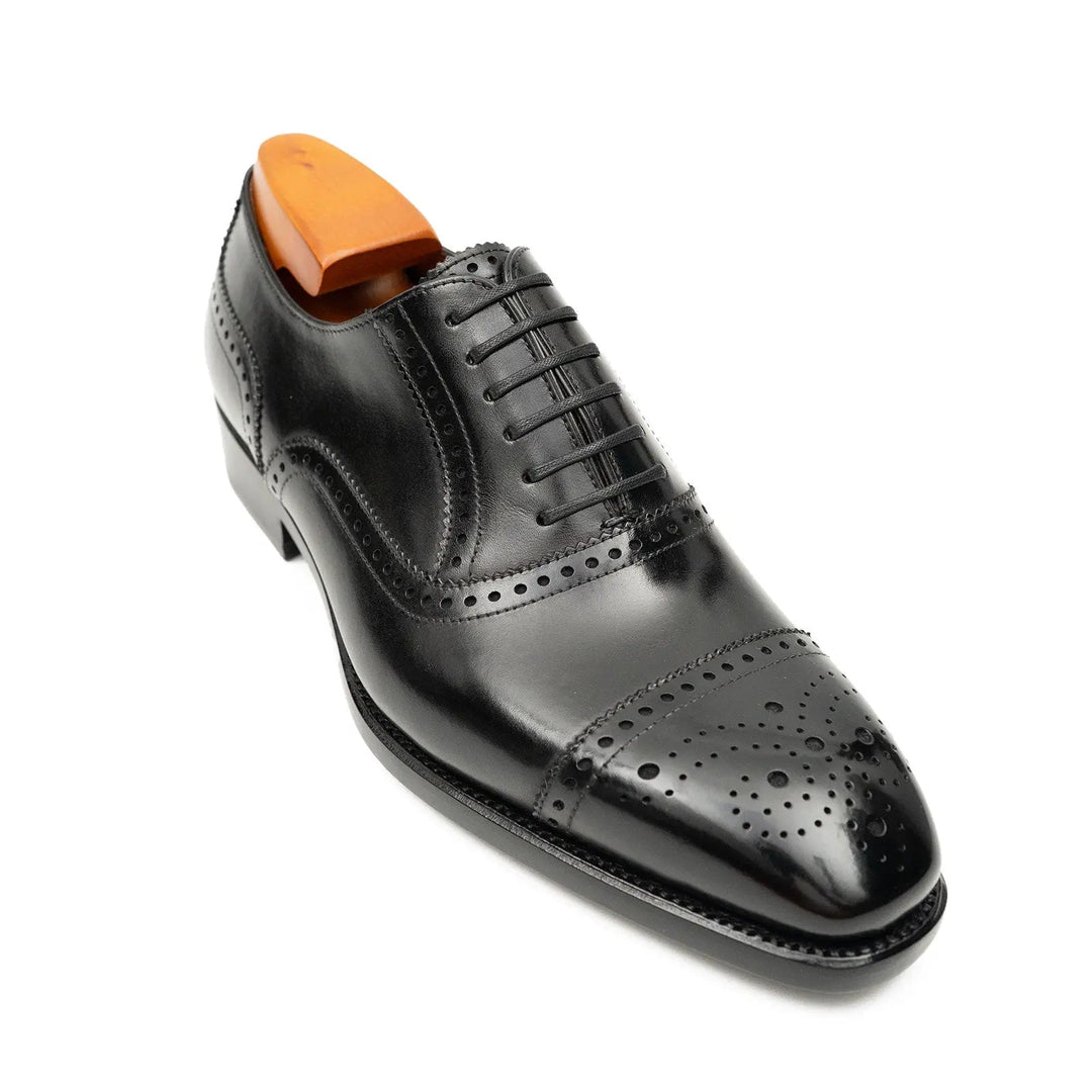 DV DIVINCH men’s shoes, handcrafted leather shoes, calfskin footwear, men’s designer shoes, leather dress shoes, brogue shoes, Derby shoes, Oxford shoes, monk strap shoes, Chelsea boots, lug sole footwear
