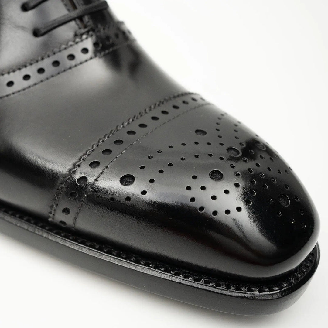 DV DIVINCH men’s shoes, handcrafted leather shoes, calfskin footwear, men’s designer shoes, leather dress shoes, brogue shoes, Derby shoes, Oxford shoes, monk strap shoes, Chelsea boots, lug sole footwear