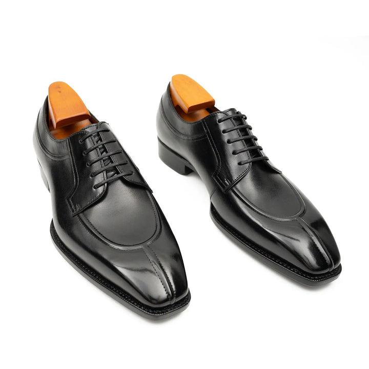 DV DIVINCH men’s shoes, handcrafted leather shoes, calfskin footwear, men’s designer shoes, leather dress shoes, brogue shoes, Derby shoes, Oxford shoes, monk strap shoes, Chelsea boots, lug sole footwear
