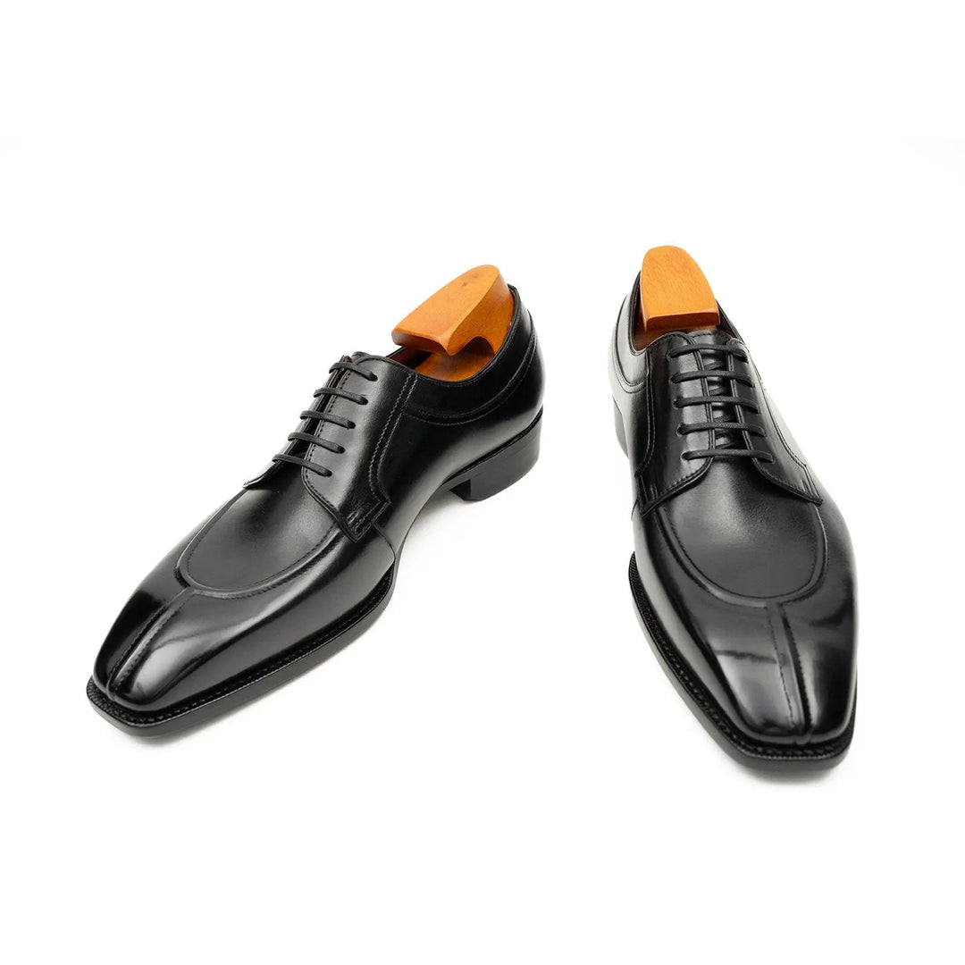 DV DIVINCH men’s shoes, handcrafted leather shoes, calfskin footwear, men’s designer shoes, leather dress shoes, brogue shoes, Derby shoes, Oxford shoes, monk strap shoes, Chelsea boots, lug sole footwear