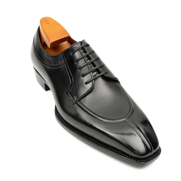 DV DIVINCH men’s shoes, handcrafted leather shoes, calfskin footwear, men’s designer shoes, leather dress shoes, brogue shoes, Derby shoes, Oxford shoes, monk strap shoes, Chelsea boots, lug sole footwear