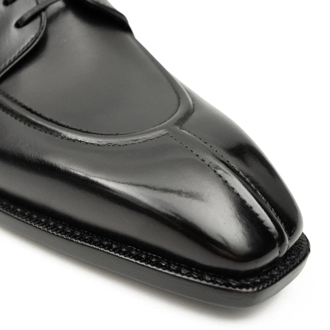 DV DIVINCH men’s shoes, handcrafted leather shoes, calfskin footwear, men’s designer shoes, leather dress shoes, brogue shoes, Derby shoes, Oxford shoes, monk strap shoes, Chelsea boots, lug sole footwear