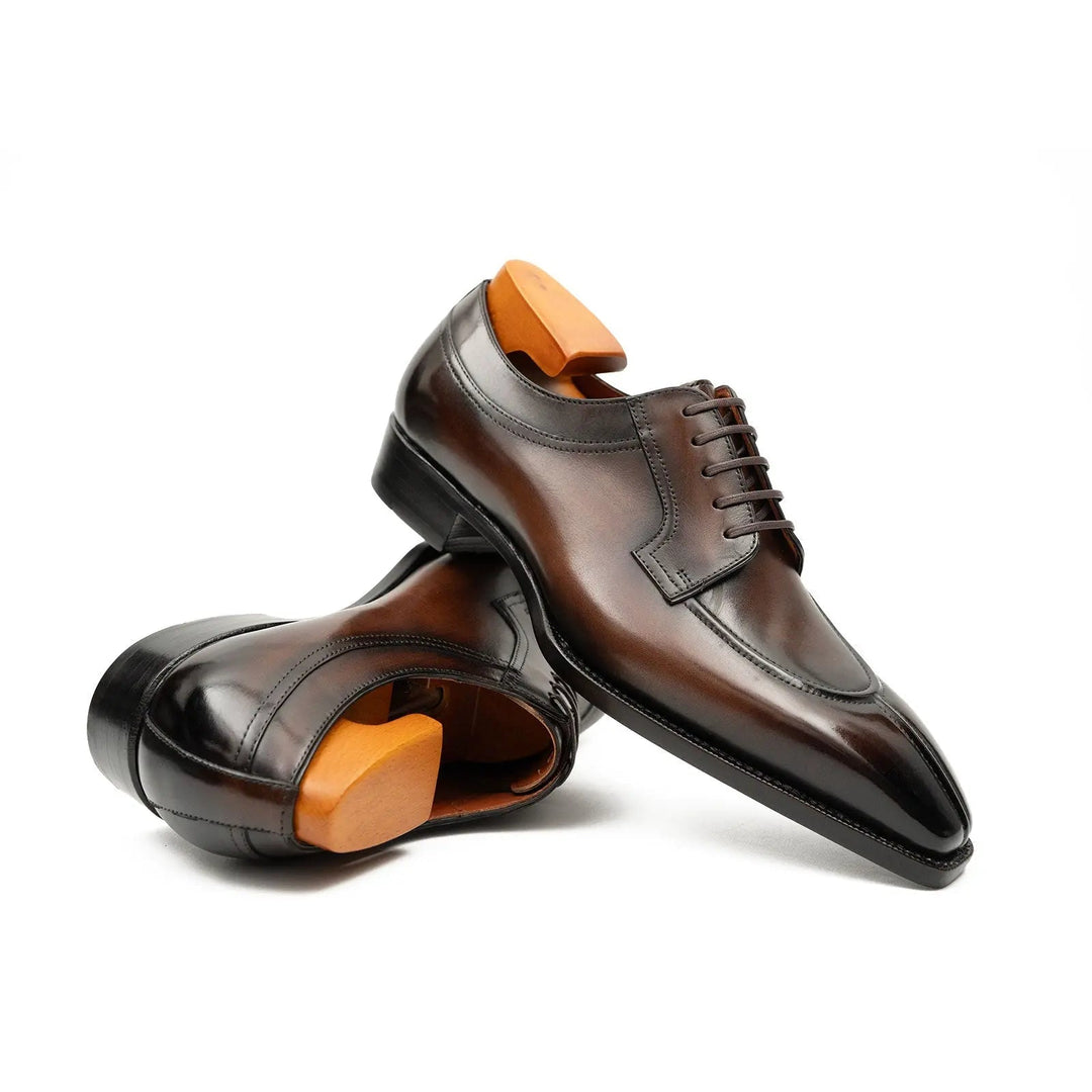 DV DIVINCH men’s shoes, handcrafted leather shoes, calfskin footwear, men’s designer shoes, leather dress shoes, brogue shoes, Derby shoes, Oxford shoes, monk strap shoes, Chelsea boots, lug sole footwear