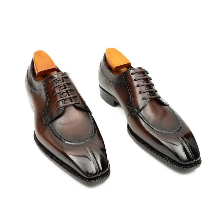 DV DIVINCH men’s shoes, handcrafted leather shoes, calfskin footwear, men’s designer shoes, leather dress shoes, brogue shoes, Derby shoes, Oxford shoes, monk strap shoes, Chelsea boots, lug sole footwear