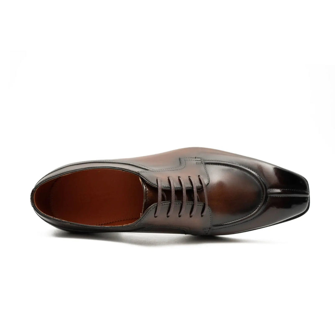 DV DIVINCH men’s shoes, handcrafted leather shoes, calfskin footwear, men’s designer shoes, leather dress shoes, brogue shoes, Derby shoes, Oxford shoes, monk strap shoes, Chelsea boots, lug sole footwear