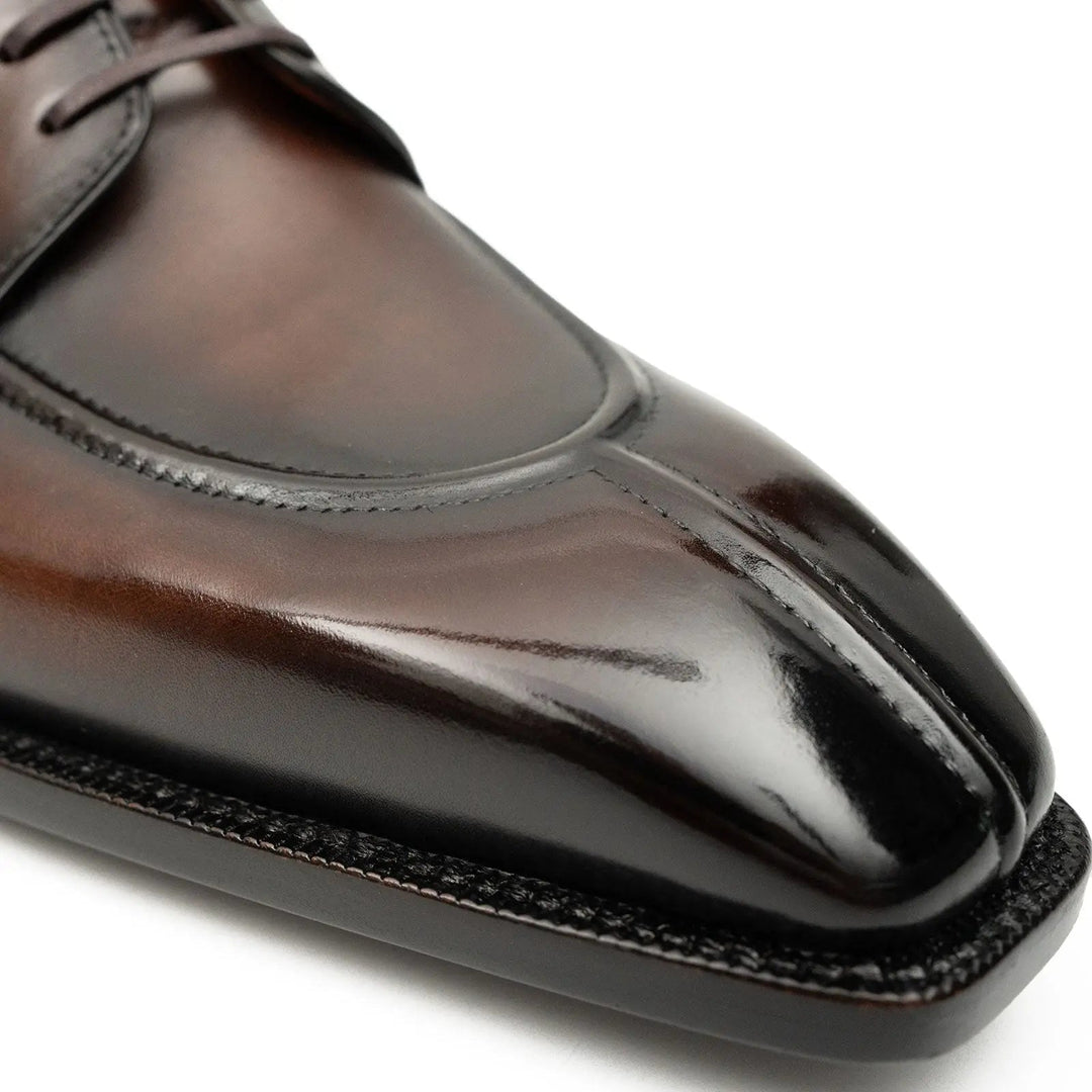 DV DIVINCH men’s shoes, handcrafted leather shoes, calfskin footwear, men’s designer shoes, leather dress shoes, brogue shoes, Derby shoes, Oxford shoes, monk strap shoes, Chelsea boots, lug sole footwear