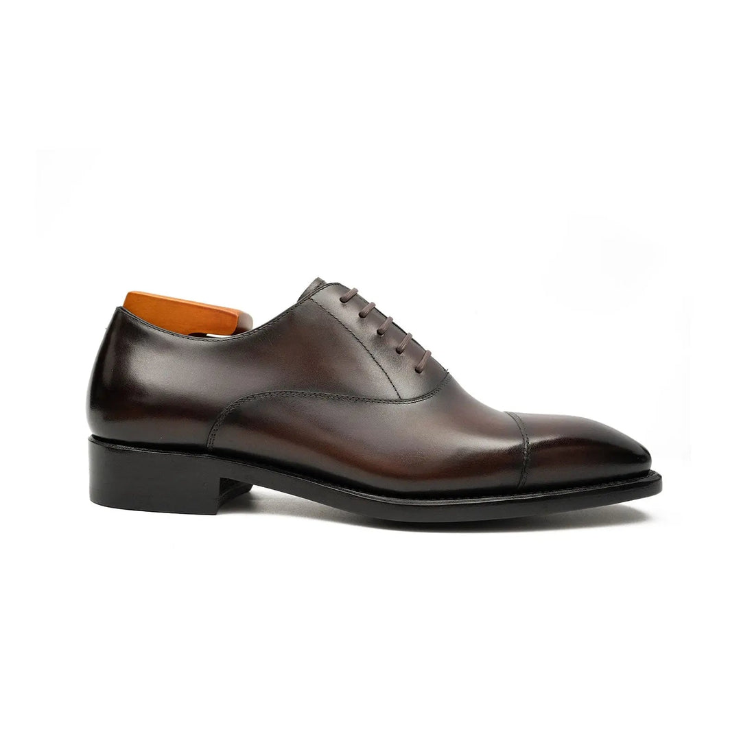 DV DIVINCH men’s shoes, handcrafted leather shoes, calfskin footwear, men’s designer shoes, leather dress shoes, brogue shoes, Derby shoes, Oxford shoes, monk strap shoes, Chelsea boots, lug sole footwear