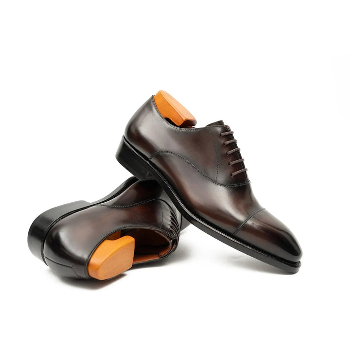 DV DIVINCH men’s shoes, handcrafted leather shoes, calfskin footwear, men’s designer shoes, leather dress shoes, brogue shoes, Derby shoes, Oxford shoes, monk strap shoes, Chelsea boots, lug sole footwear