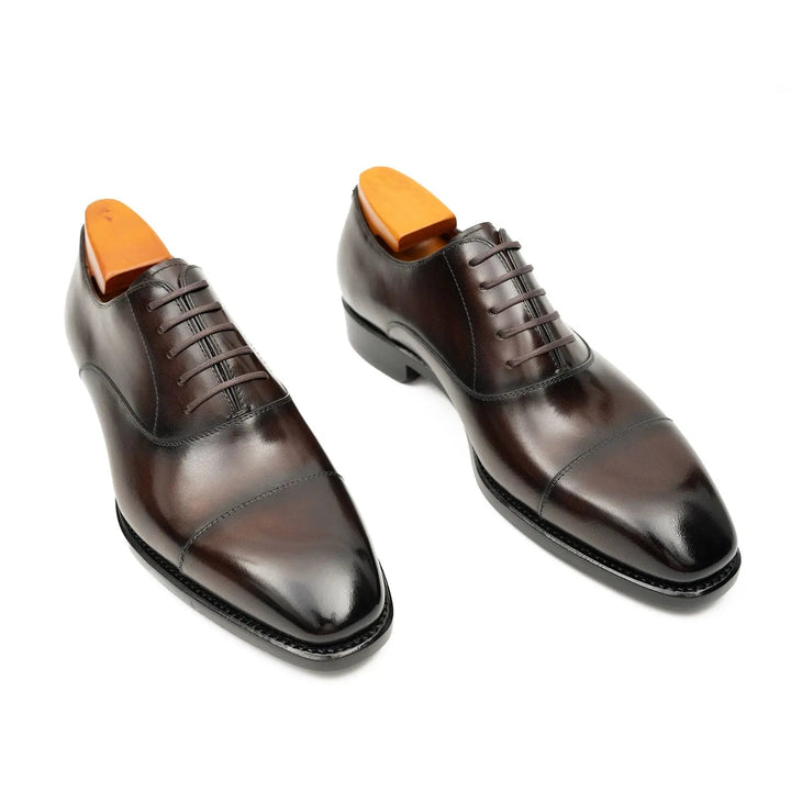 DV DIVINCH men’s shoes, handcrafted leather shoes, calfskin footwear, men’s designer shoes, leather dress shoes, brogue shoes, Derby shoes, Oxford shoes, monk strap shoes, Chelsea boots, lug sole footwear