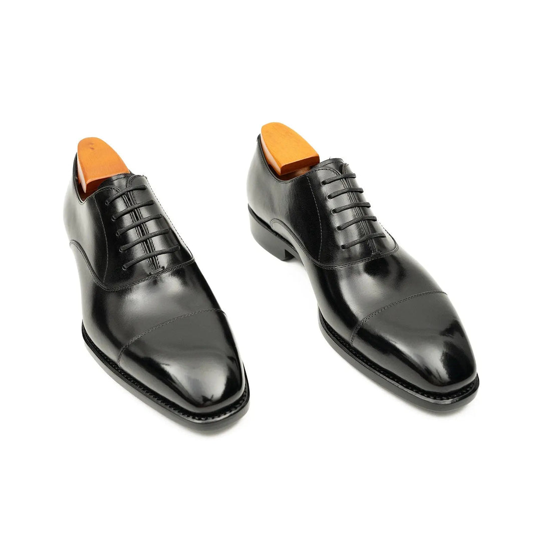 DV DIVINCH men’s shoes, handcrafted leather shoes, calfskin footwear, men’s designer shoes, leather dress shoes, brogue shoes, Derby shoes, Oxford shoes, monk strap shoes, Chelsea boots, lug sole footwear