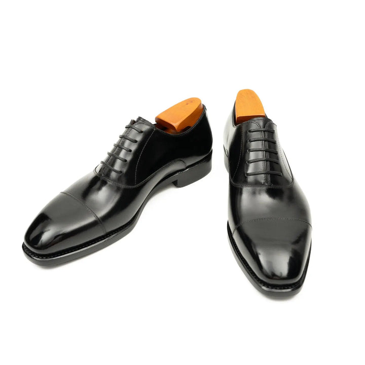 DV DIVINCH men’s shoes, handcrafted leather shoes, calfskin footwear, men’s designer shoes, leather dress shoes, brogue shoes, Derby shoes, Oxford shoes, monk strap shoes, Chelsea boots, lug sole footwear