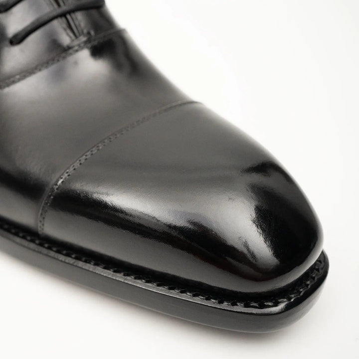 DV DIVINCH men’s shoes, handcrafted leather shoes, calfskin footwear, men’s designer shoes, leather dress shoes, brogue shoes, Derby shoes, Oxford shoes, monk strap shoes, Chelsea boots, lug sole footwear