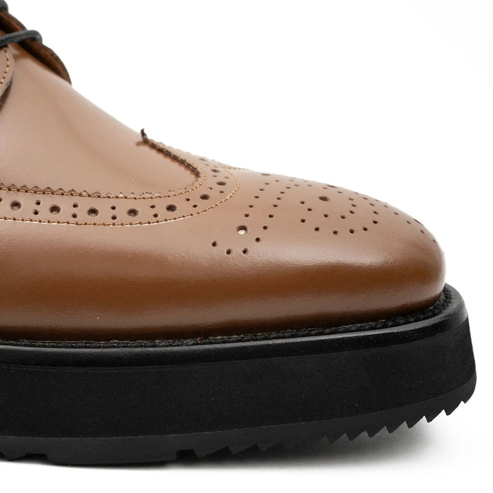 DV DIVINCH men’s shoes, handcrafted leather shoes, calfskin footwear, men’s designer shoes, leather dress shoes, brogue shoes, Derby shoes, Oxford shoes, monk strap shoes, Chelsea boots, lug sole footwear