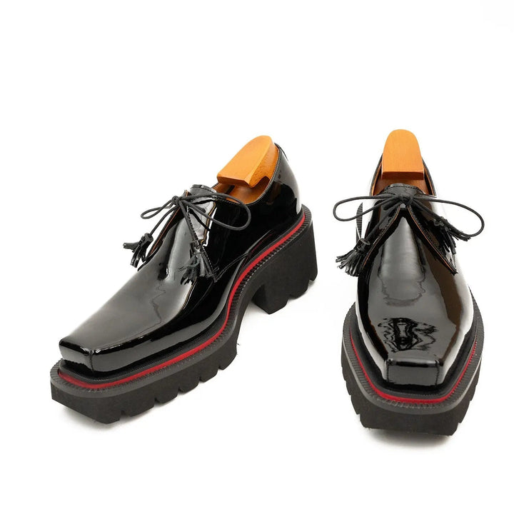 DV DIVINCH men’s shoes, handcrafted leather shoes, calfskin footwear, men’s designer shoes, leather dress shoes, brogue shoes, Derby shoes, Oxford shoes, monk strap shoes, Chelsea boots, lug sole footwear