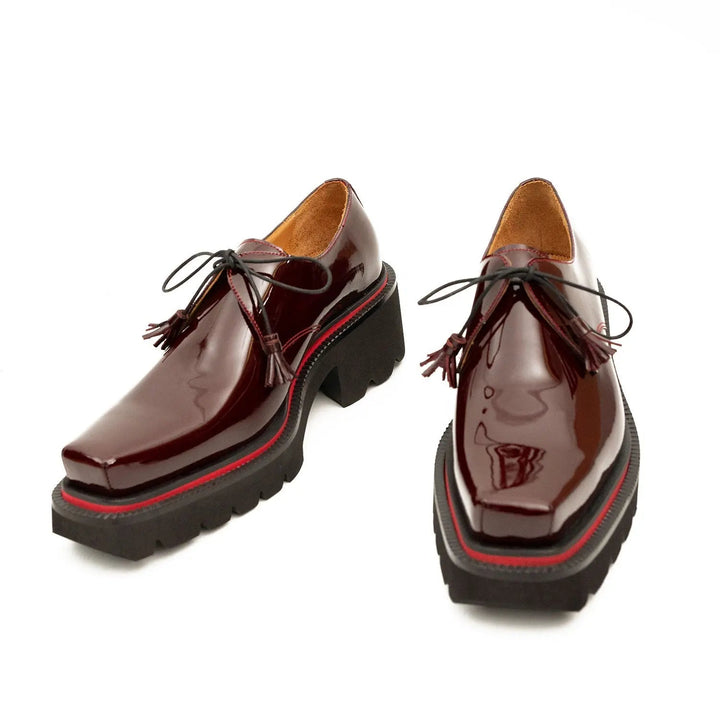DV DIVINCH men’s shoes, handcrafted leather shoes, calfskin footwear, men’s designer shoes, leather dress shoes, brogue shoes, Derby shoes, Oxford shoes, monk strap shoes, Chelsea boots, lug sole footwear