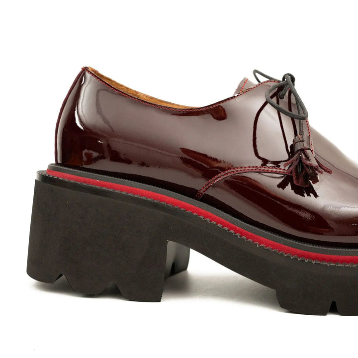 DV DIVINCH men’s shoes, handcrafted leather shoes, calfskin footwear, men’s designer shoes, leather dress shoes, brogue shoes, Derby shoes, Oxford shoes, monk strap shoes, Chelsea boots, lug sole footwear