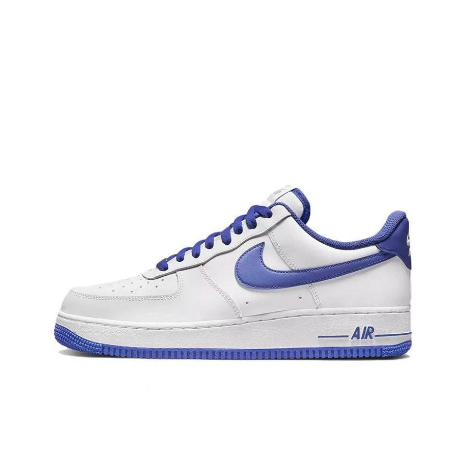 Nike Air Force 1 &