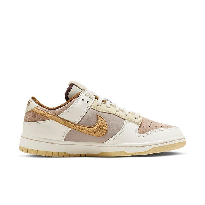 Nike Dunk Low Retro &