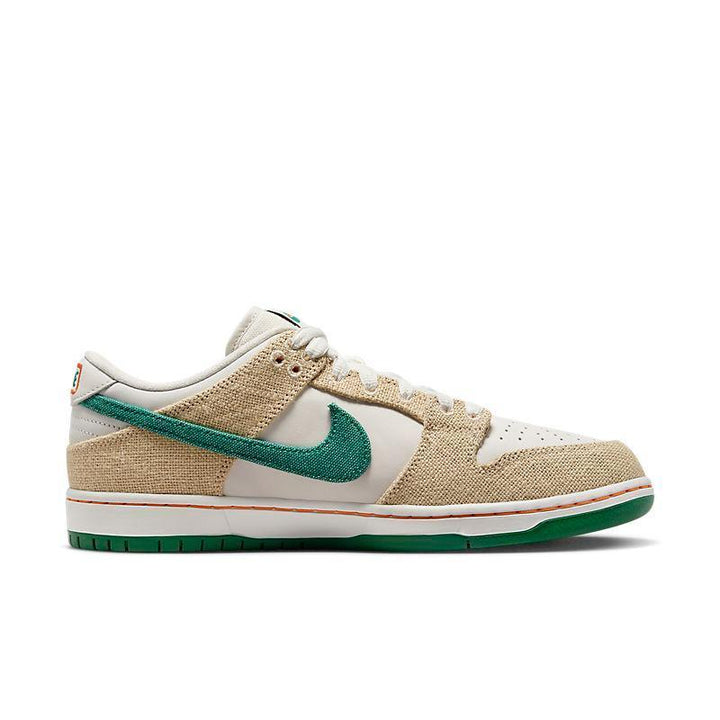 Nike SB Dunk Low &