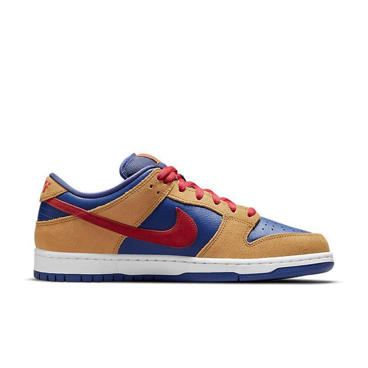 Nike SB Dunk Low &