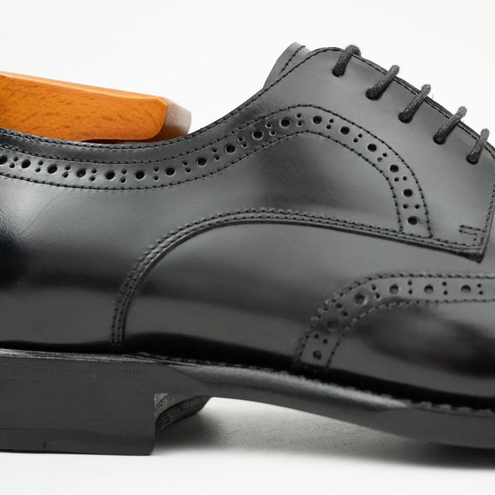 DV DIVINCH men’s shoes, handcrafted leather shoes, calfskin footwear, men’s designer shoes, leather dress shoes, brogue shoes, Derby shoes, Oxford shoes, monk strap shoes, Chelsea boots, lug sole footwear