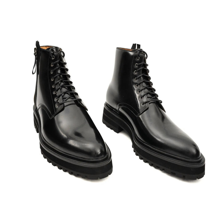 DV DIVINCH men’s shoes, handcrafted leather shoes, calfskin footwear, men’s designer shoes, leather dress shoes, brogue shoes, Derby shoes, Oxford shoes, monk strap shoes, Chelsea boots, lug sole footwear