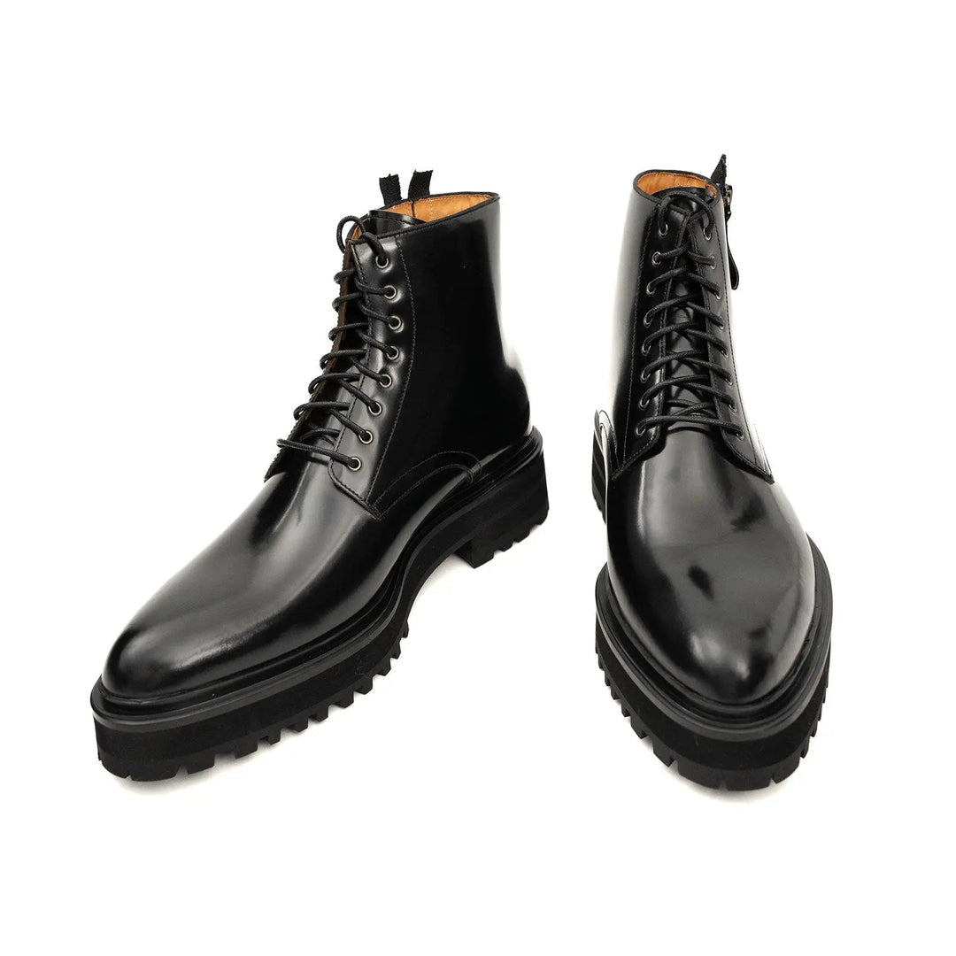 DV DIVINCH men’s shoes, handcrafted leather shoes, calfskin footwear, men’s designer shoes, leather dress shoes, brogue shoes, Derby shoes, Oxford shoes, monk strap shoes, Chelsea boots, lug sole footwear
