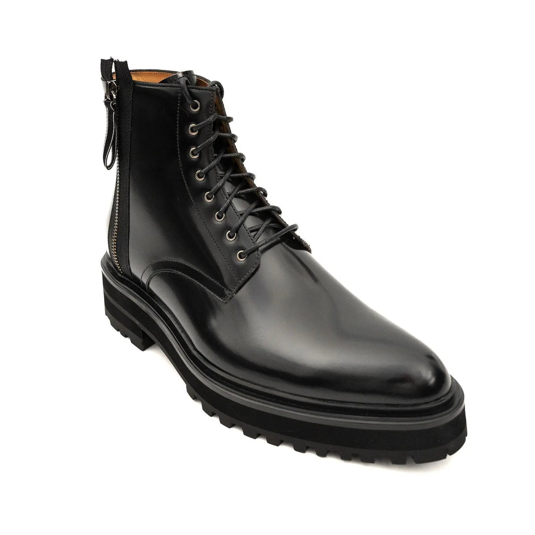 DV DIVINCH men’s shoes, handcrafted leather shoes, calfskin footwear, men’s designer shoes, leather dress shoes, brogue shoes, Derby shoes, Oxford shoes, monk strap shoes, Chelsea boots, lug sole footwear